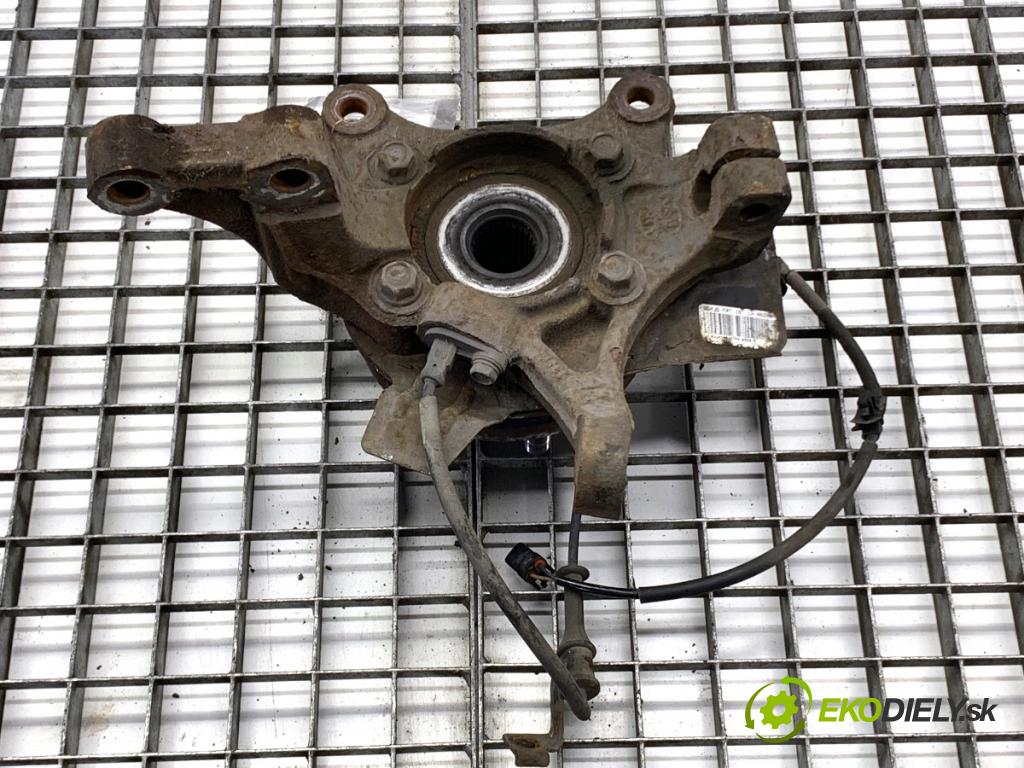 HYUNDAI i30 Kombi 2014 81 kW 1.6 CRDi 1582 náboj ľavy predný