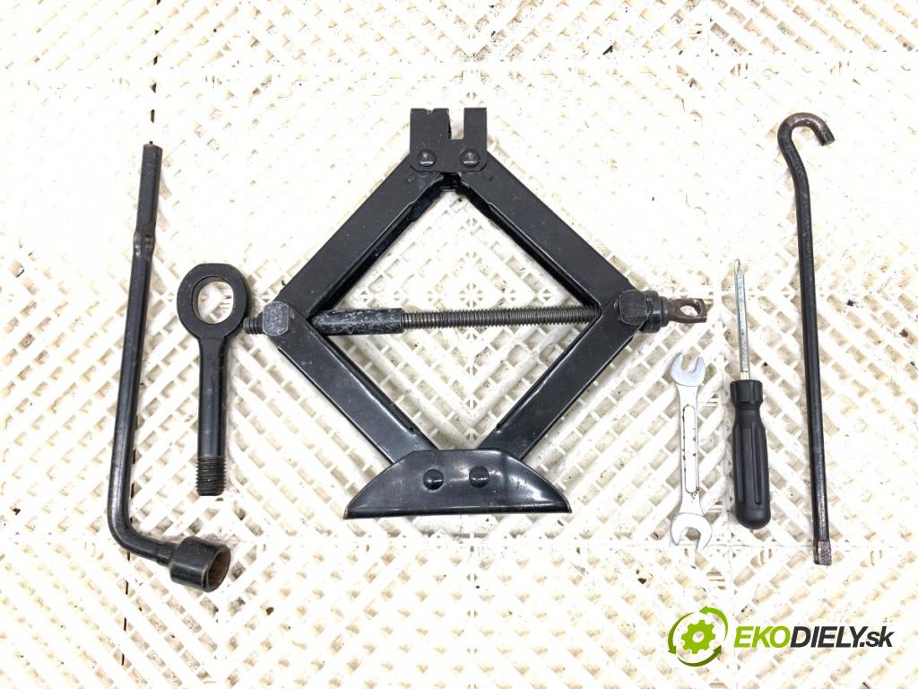 HYUNDAI i30 Kombi 2014 81 kW 1.6 CRDi 1582 Súprava náradia 09149-A6000