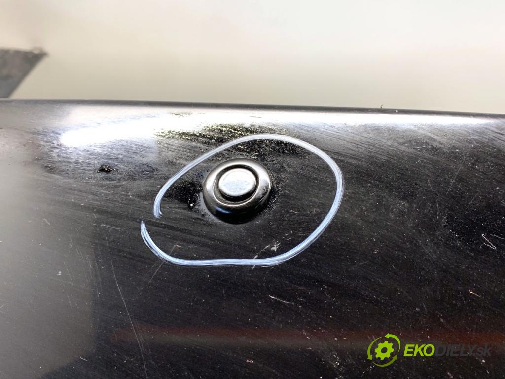 HYUNDAI i30 Kombi 2014 81 kW 1.6 CRDi 1582 Nárazník zad PAE (Kľučka dverí ostatné)