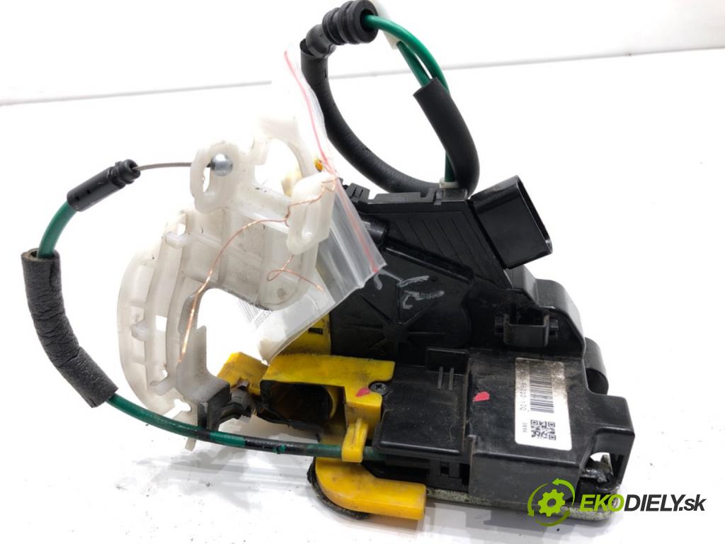 HYUNDAI i30 Kombi 2014 81 kW 1.6 CRDi 1582 zámok Dvere pravy predný 81320-A6010