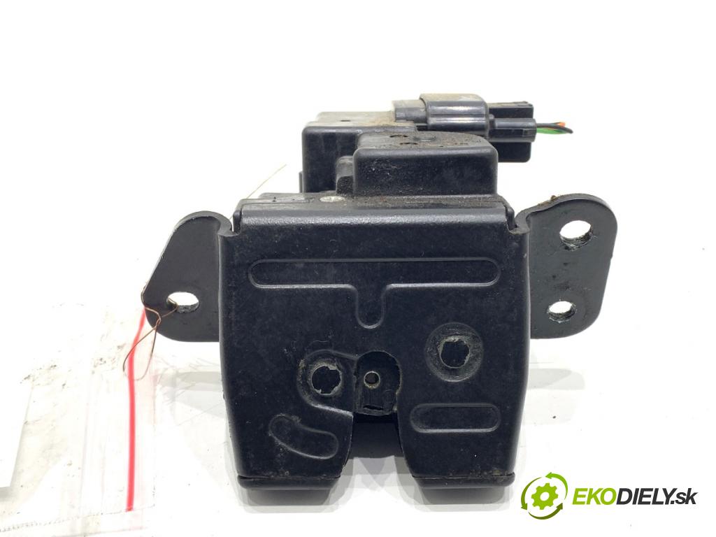 HYUNDAI i30 Kombi 2014 81 kW 1.6 CRDi 1582 zámok dveří zadní část 81230-A6300