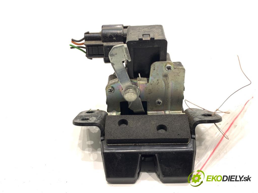 HYUNDAI i30 Kombi 2014 81 kW 1.6 CRDi 1582 zámok dverí zad 81230-A6300