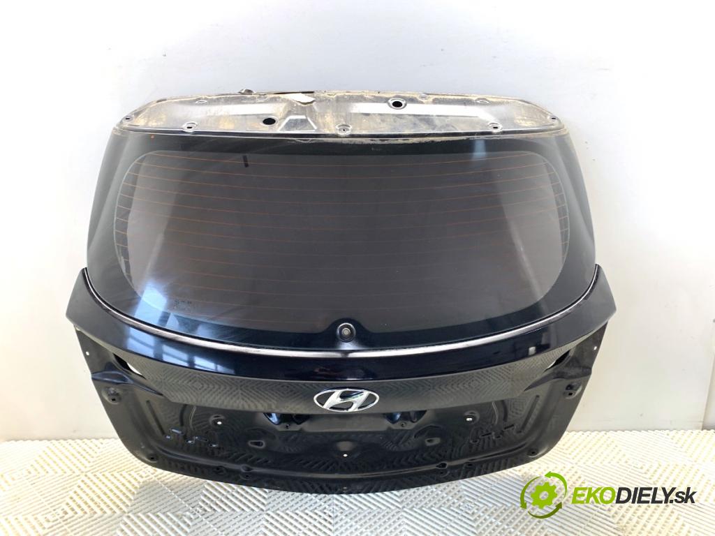 HYUNDAI i30 Kombi 2014 81 kW 1.6 CRDi 1582 kapota zad PAE