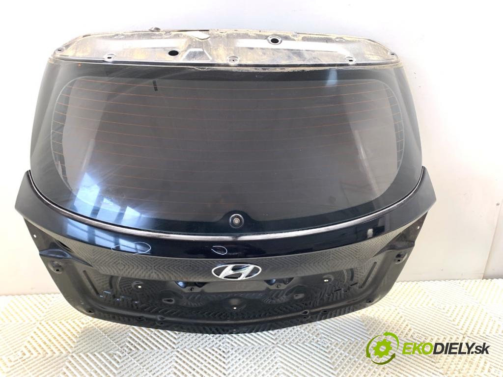 HYUNDAI i30 Kombi 2014 81 kW 1.6 CRDi 1582 kapota zad PAE