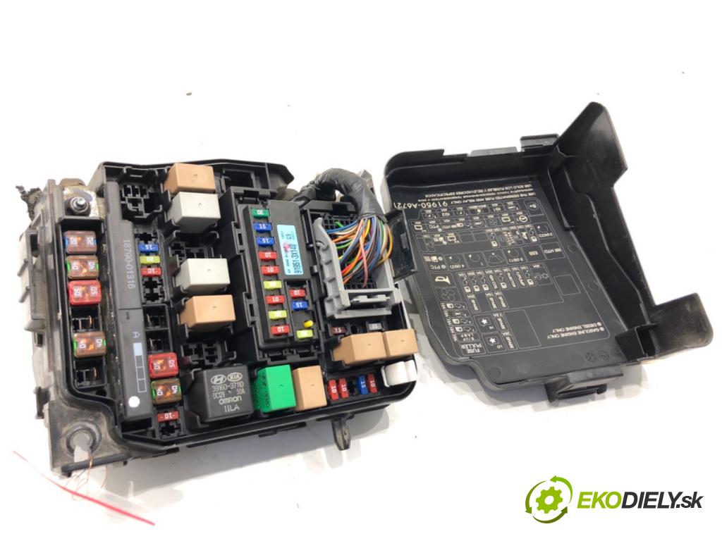 HYUNDAI i30 Kombi 2014 81 kW 1.6 CRDi 1582 Skrinka poistková 91950-3X510 (Poistková skrinka)