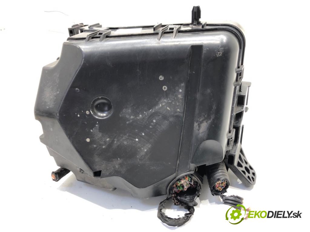 HYUNDAI i30 Kombi 2014 81 kW 1.6 CRDi 1582 Skrinka poistková 91950-3X510 (Poistková skrinka)