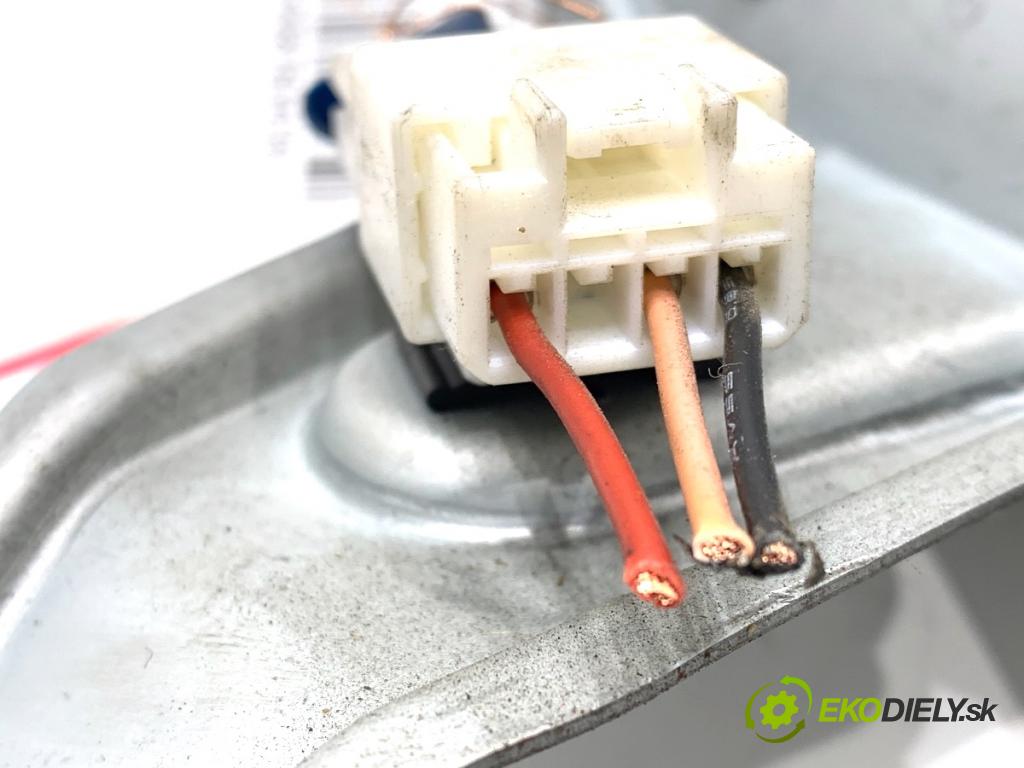 HYUNDAI i30 Kombi 2014 81 kW 1.6 CRDi 1582 Motor stieračov zad 98700-A6500