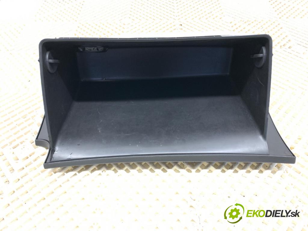 HYUNDAI i30 Kombi 2014 81 kW 1.6 CRDi 1582 Priehradka, kastlík spolujazdca 84510-A6100 (Priehradka (kastlík))