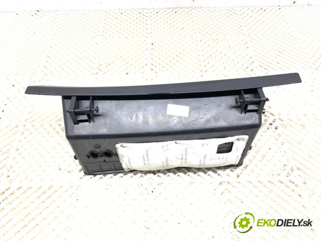 HYUNDAI i30 Kombi 2014 81 kW 1.6 CRDi 1582 Priehradka, kastlík spolujazdca 84510-A6100 (Priehradka (kastlík))