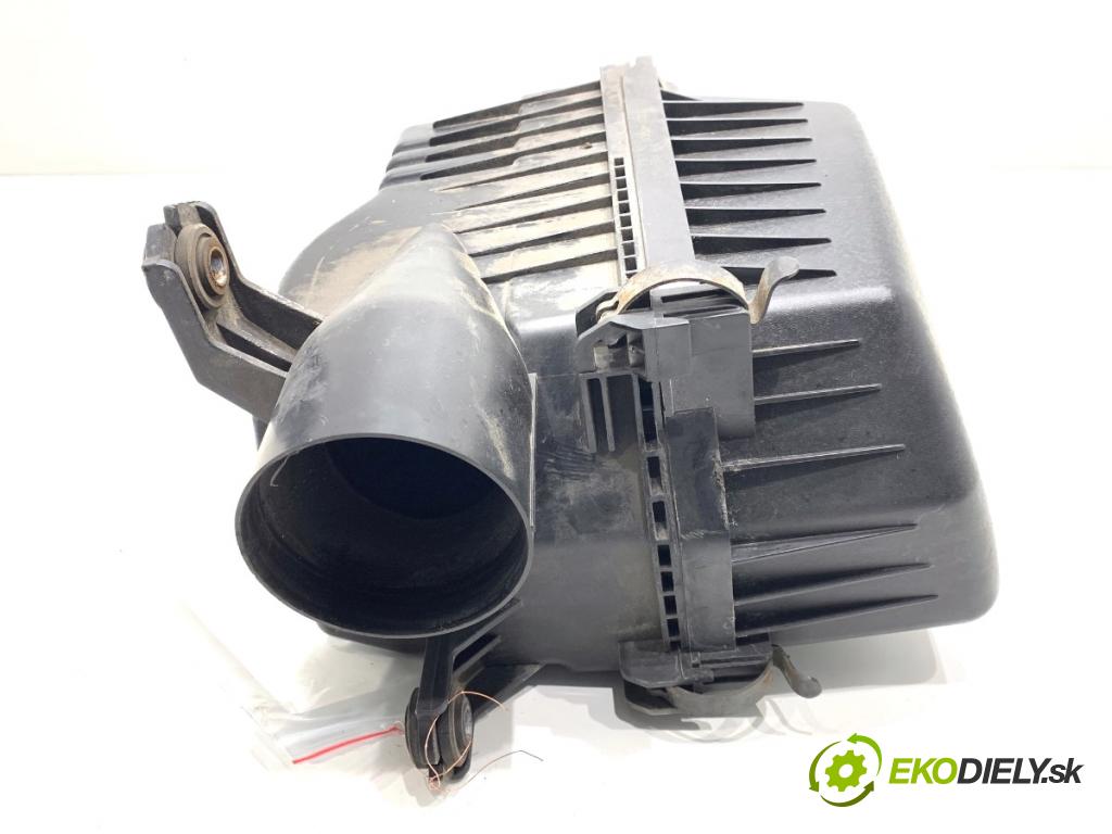 HYUNDAI i30 Kombi 2014 81 kW 1.6 CRDi 1582 obal filtra vzduchu 28100-A5800 (Kryt vzduchového filtru)