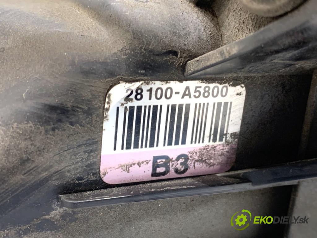 HYUNDAI i30 Kombi 2014 81 kW 1.6 CRDi 1582 Obal filtra vzduchu 28100-A5800 (Obal vzduchového filtra)