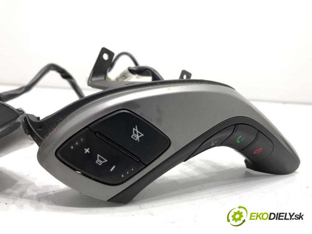 HYUNDAI i30 Kombi 2014 81 kW 1.6 CRDi 1582 SPÍNAČE: volantu 96710-A6650