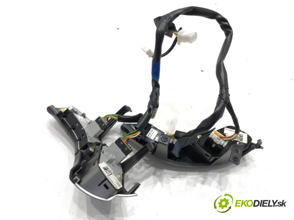 HYUNDAI i30 Kombi 2014 81 kW 1.6 CRDi 1582 SPÍNAČE: volantu 96710-A6650