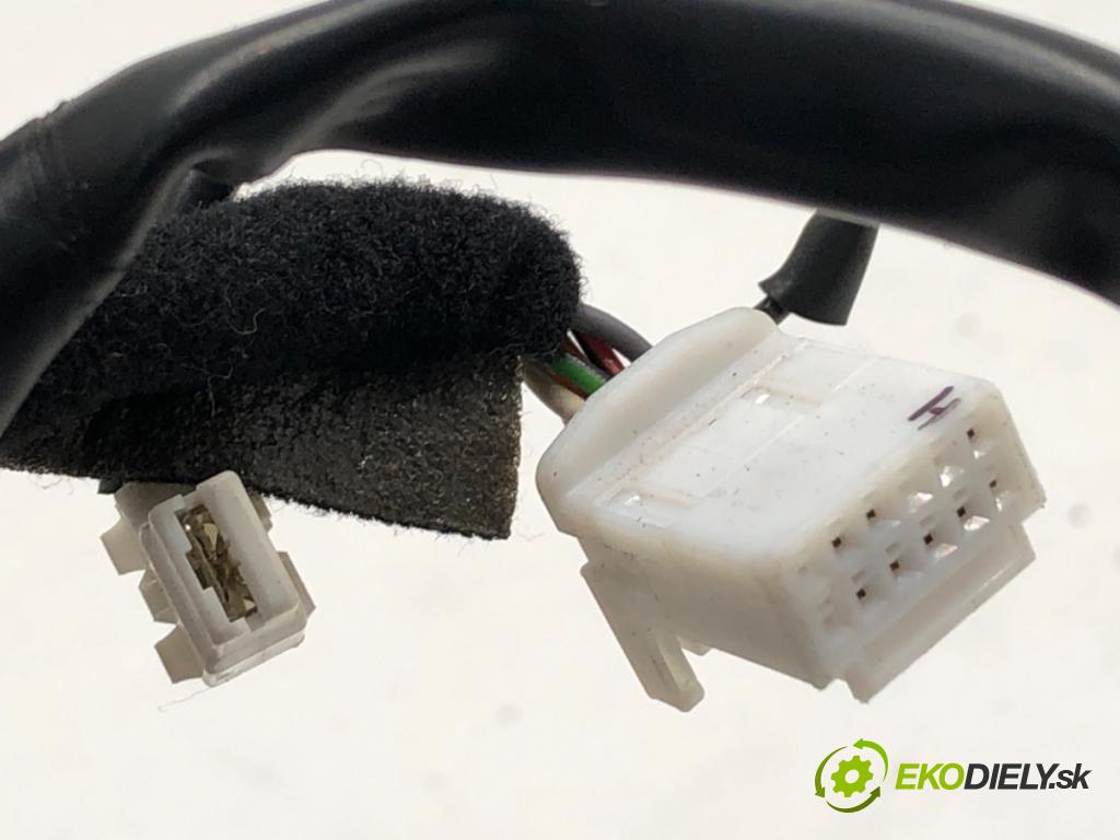 HYUNDAI i30 Kombi 2014 81 kW 1.6 CRDi 1582 SPÍNAČE: volantu 96710-A6650