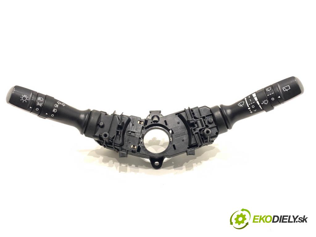 HYUNDAI i30 Kombi 2014 81 kW 1.6 CRDi 1582 přepínač kombinovaný 93420-2K560 (Páčky pod volantem)