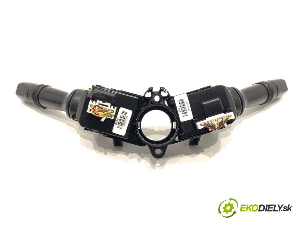 HYUNDAI i30 Kombi 2014 81 kW 1.6 CRDi 1582 Prepínač kombinovaný 93420-2K560 (Prepínacie páčky pod volantom)