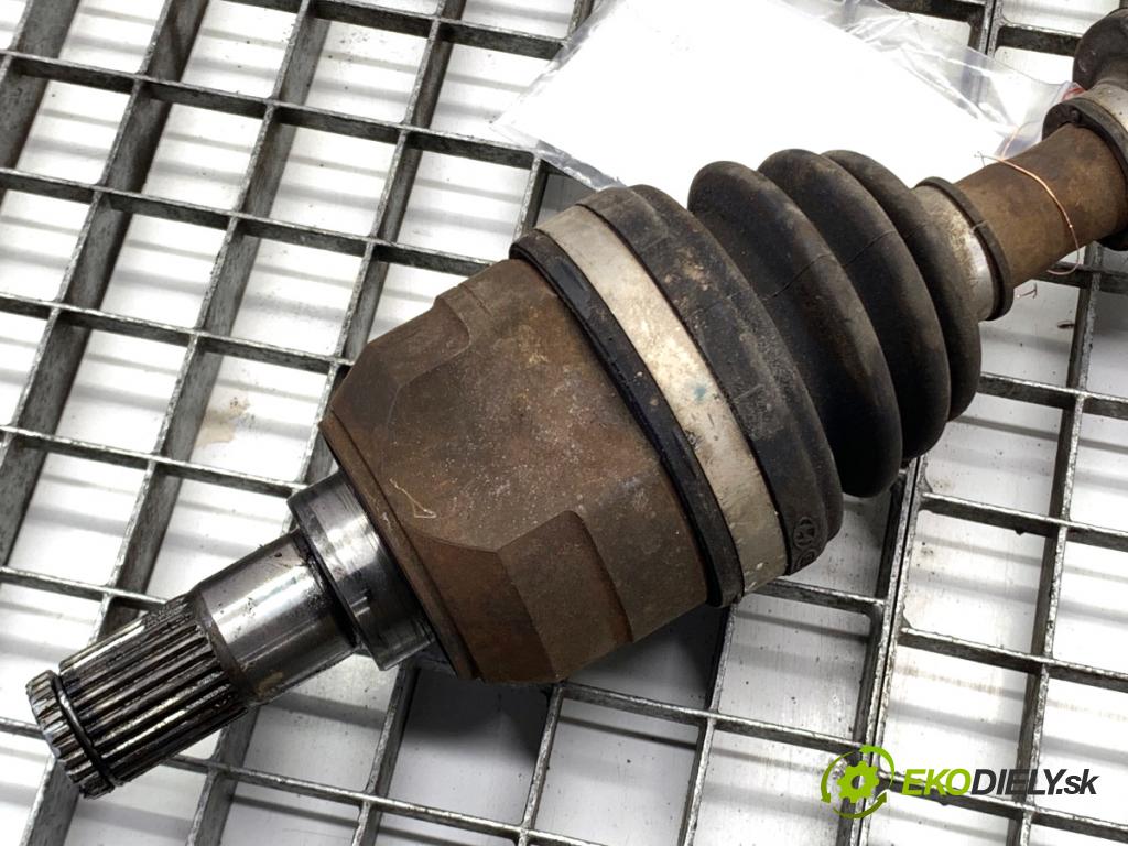 HYUNDAI i30 Kombi 2014 81 kW 1.6 CRDi 1582 Poloos ľavy predný 49500A6100