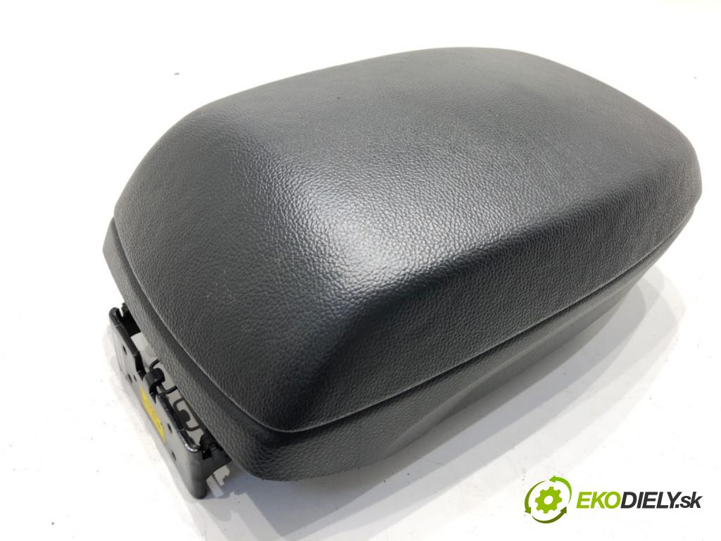 HYUNDAI i30 Kombi 2014 81 kW 1.6 CRDi 1582 Lakťová opierka  (Lakťová opierka)