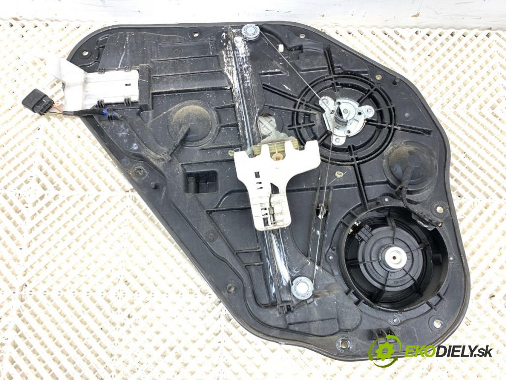 HYUNDAI i30 Kombi 2014 81 kW 1.6 CRDi 1582 Mechanizmus okna pravy zad 83480-A6000