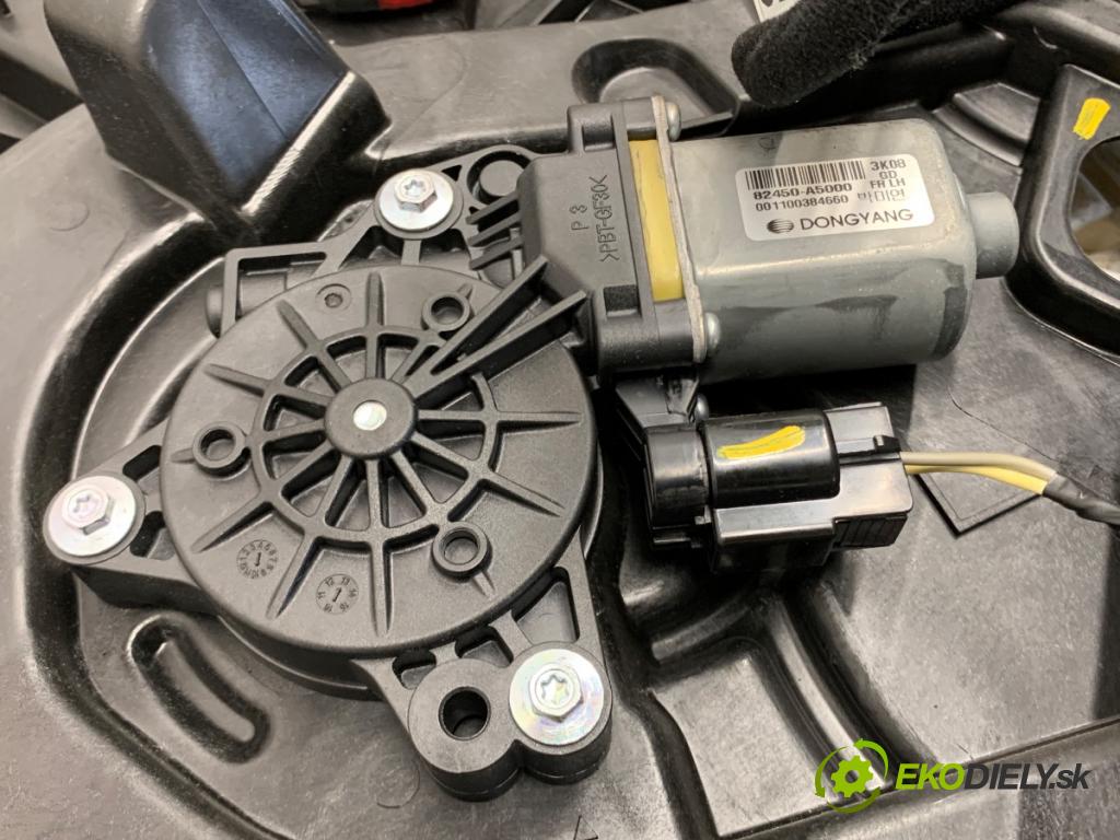 HYUNDAI i30 Kombi 2014 81 kW 1.6 CRDi 1582 Mechanizmus okna ľavy predný 82470-A6000