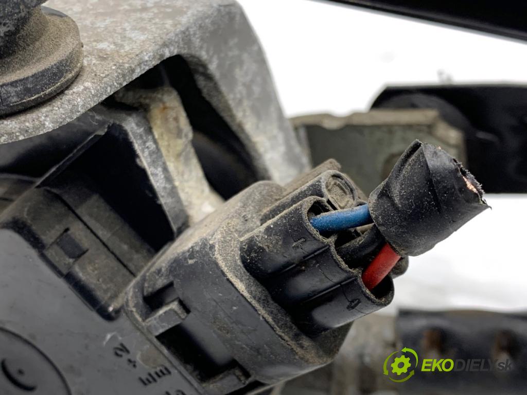 HYUNDAI i30 Kombi 2014 81 kW 1.6 CRDi 1582 Mechanizmus stieračov predný 98100-A5000 (Motorček stieračov predný)