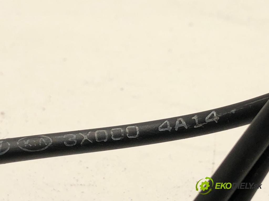 HYUNDAI i30 Kombi 2014 81 kW 1.6 CRDi 1582 lanko kapoty