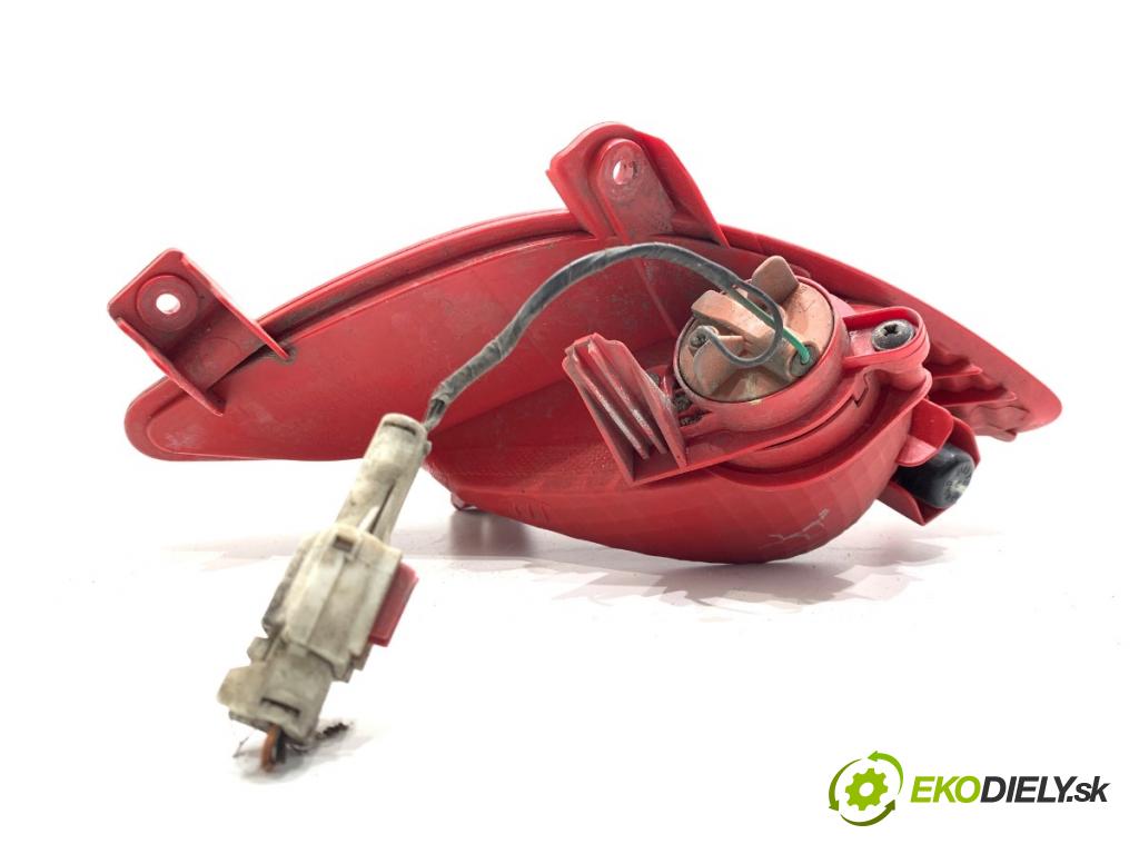 HYUNDAI i30 Kombi 2014 81 kW 1.6 CRDi 1582 Svetlo nárazníka pravy zad 92406-A61