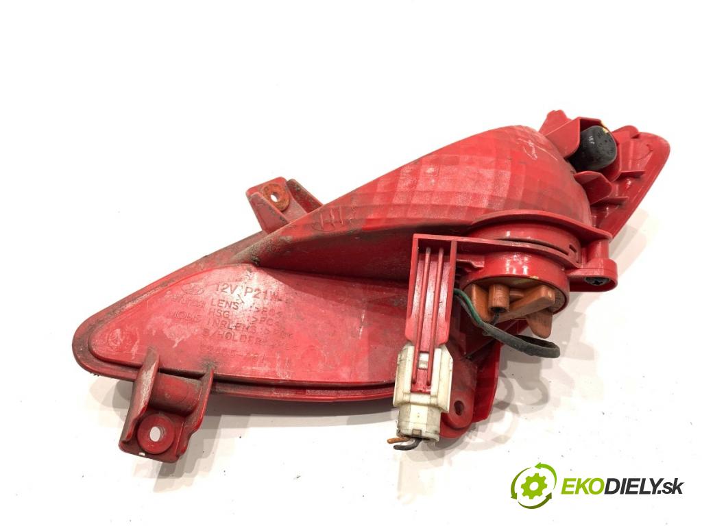 HYUNDAI i30 Kombi 2014 81 kW 1.6 CRDi 1582 Svetlo nárazníka ľavy zad 92405-A61