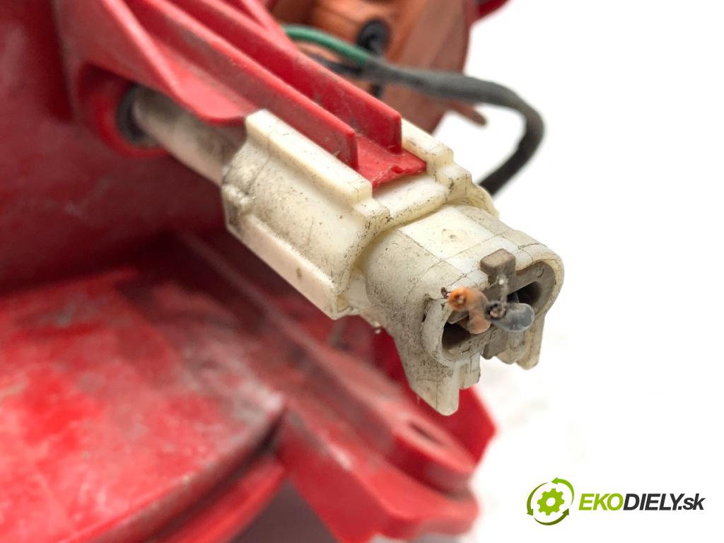 HYUNDAI i30 Kombi 2014 81 kW 1.6 CRDi 1582 Svetlo nárazníka ľavy zad 92405-A61