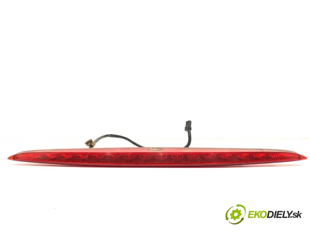 HYUNDAI i30 Kombi 2014 81 kW 1.6 CRDi 1582 světlo brzdových světel 92700-A650