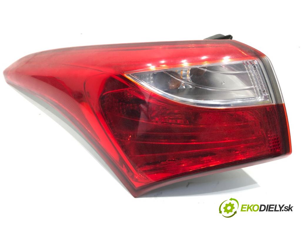 HYUNDAI i30 Kombi 2014 81 kW 1.6 CRDi 1582 Svetlo ľavy zad 92401-A62