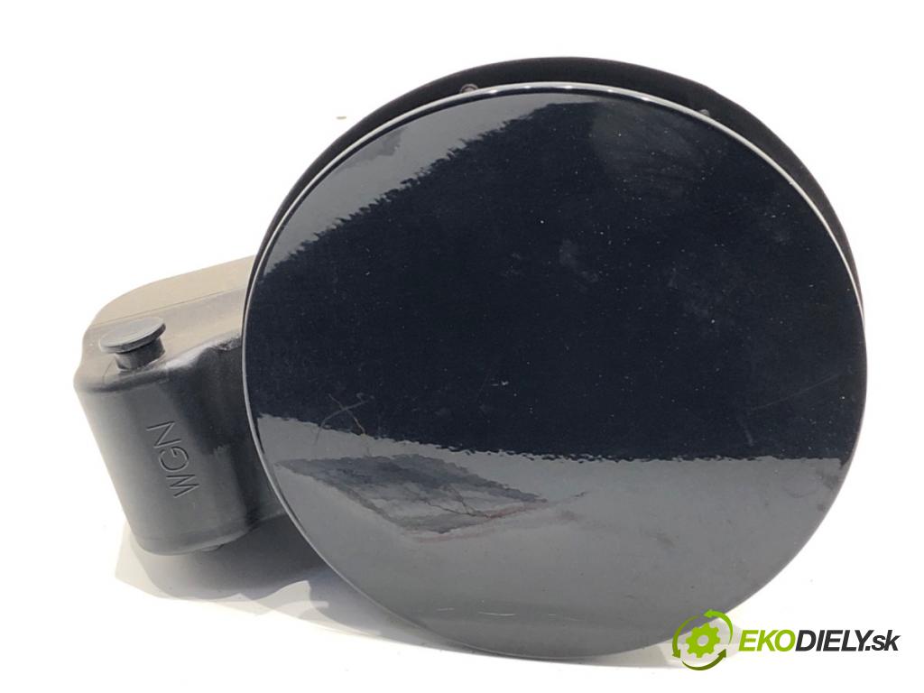 HYUNDAI i30 Kombi 2014 81 kW 1.6 CRDi 1582 dvířka nádrže paliva 81596-A6200 (Klika dveří ostatní)