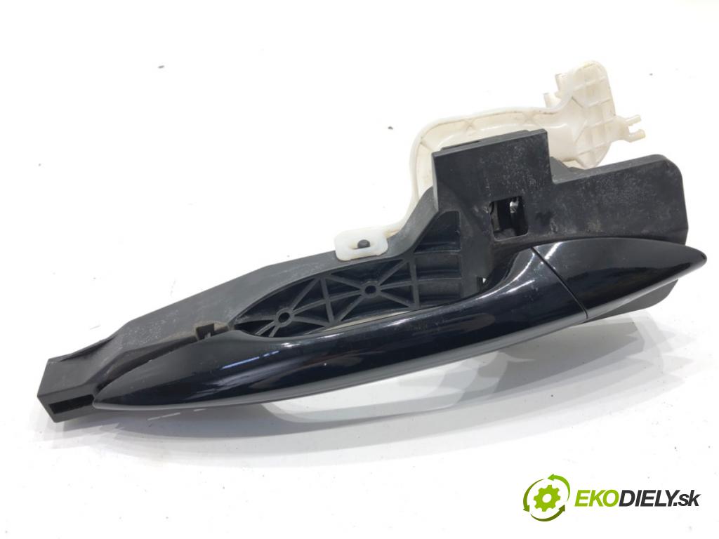 HYUNDAI i30 Kombi 2014 81 kW 1.6 CRDi 1582 Kľučka vonkajšia pravy zad 