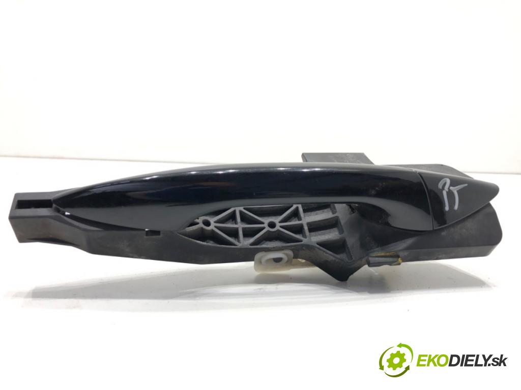 HYUNDAI i30 Kombi 2014 81 kW 1.6 CRDi 1582 Kľučka vonkajšia pravy zad