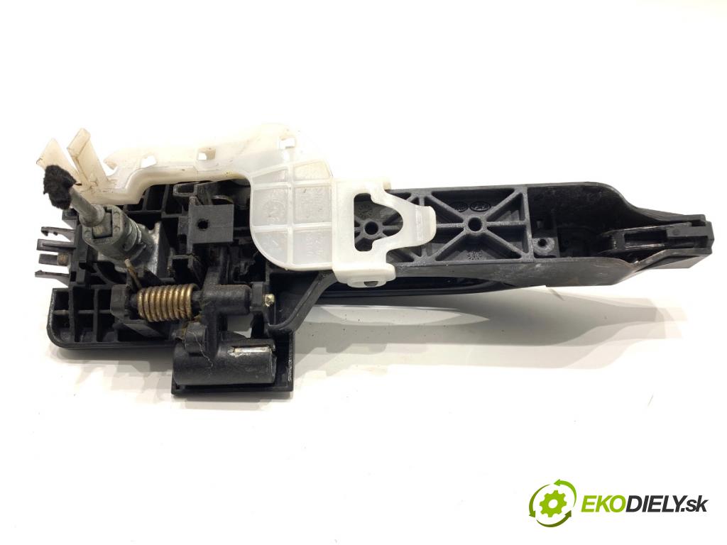 HYUNDAI i30 Kombi 2014 81 kW 1.6 CRDi 1582 Kľučka vonkajšia ľavy predný