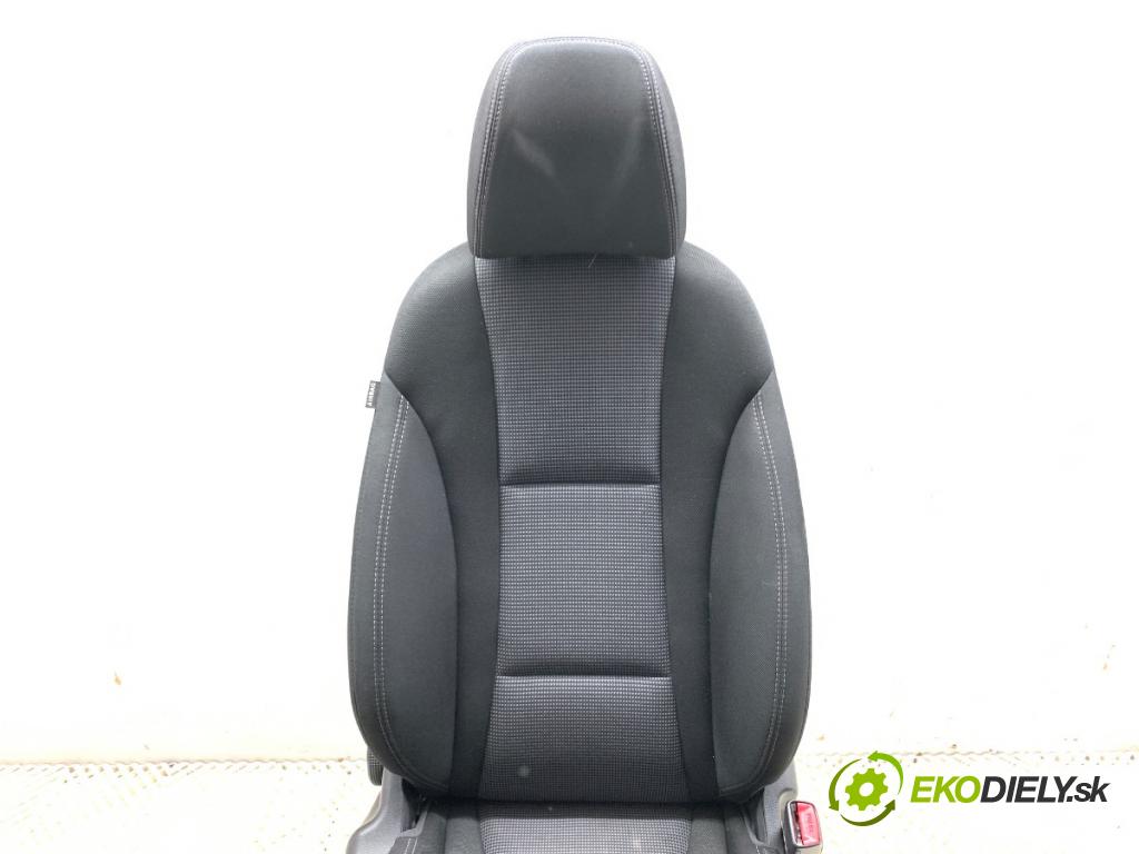 HYUNDAI i30 Kombi 2014 81 kW 1.6 CRDi 1582 Sedadlo pravy predný