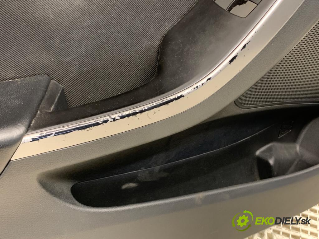 HYUNDAI i30 Kombi 2014 81 kW 1.6 CRDi 1582 čalúnenie Dvere ľavy predný