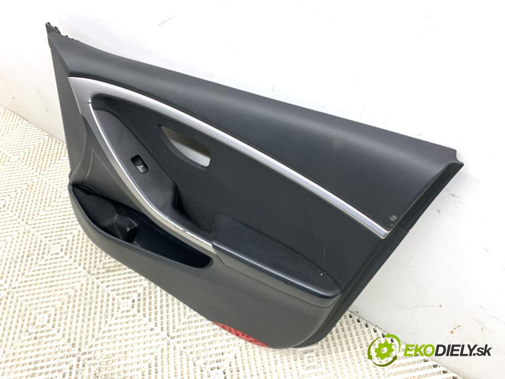 HYUNDAI i30 Kombi 2014 81 kW 1.6 CRDi 1582 čalúnenie Dvere pravy predný