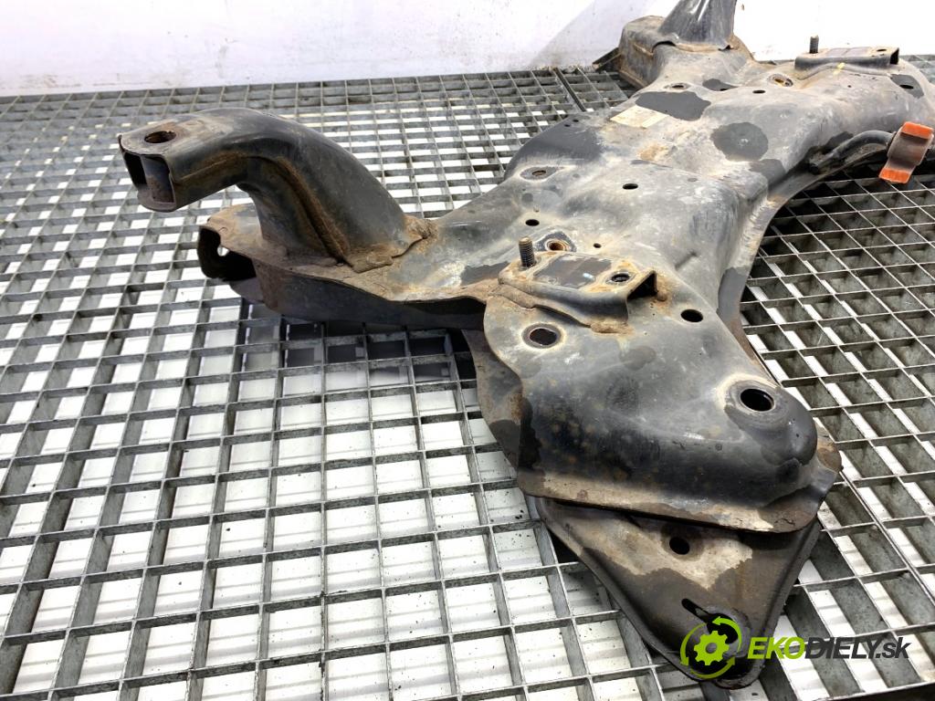 HYUNDAI i30 Kombi 2014 81 kW 1.6 CRDi 1582 Výstuha pod Motor 62401-A2600 (Výstuha predná)