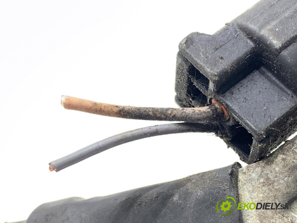 HYUNDAI i30 Kombi 2014 81 kW 1.6 CRDi 1582 svorka MINUS: 37180-A6000