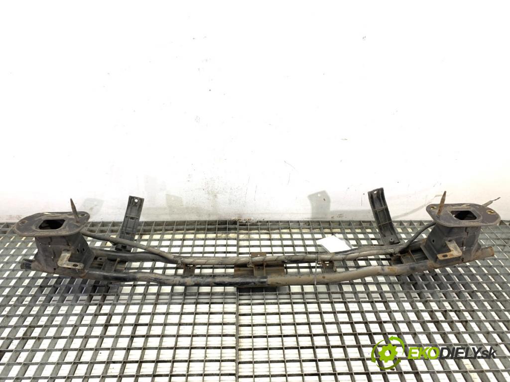 HYUNDAI i30 Kombi 2014 81 kW 1.6 CRDi 1582 výztuha nárazníka zadní část 86630-A6150 (Zadní výztuha)