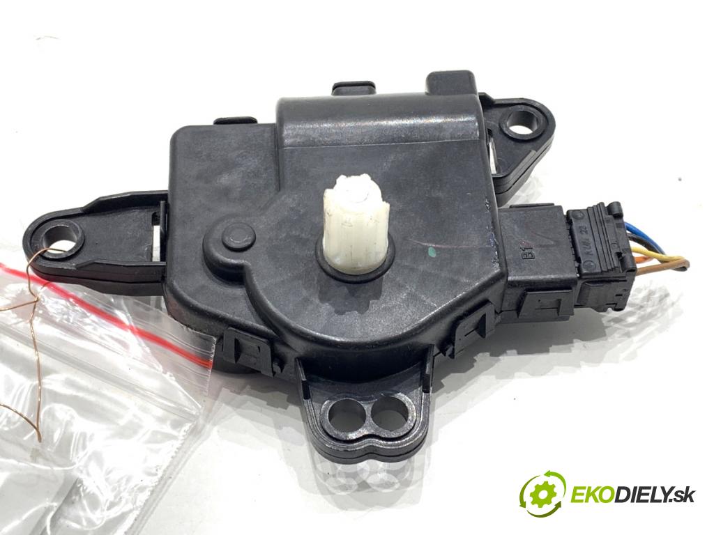 HYUNDAI i30 Kombi 2014 81 kW 1.6 CRDi 1582 motor topení D267-AP9BA02