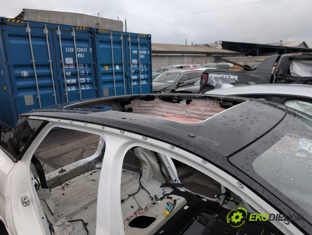 PEUGEOT 3008 SUV 2021 147 kW Hybrid4 (M45GBU) 1598 karoséria ČTVRŤÁK: Blatník prah strecha PODŁUŻNICA