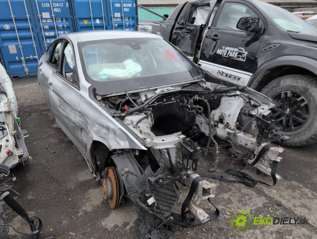 BMW F34 liftback 2015 140 kW 320 d 1995 karoséria ČTVRŤÁK: Blatník prah strecha PODŁUŻNICA 