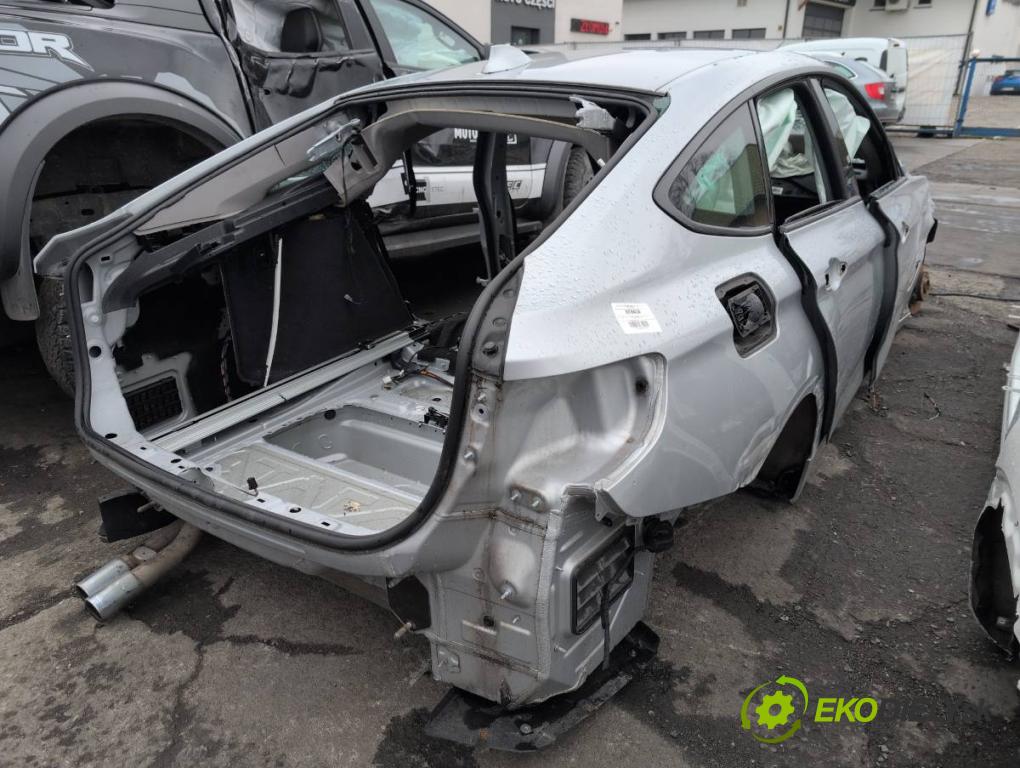 BMW F34 liftback 2015 140 kW 320 d 1995 KAROSERIA ČTVRŤÁK blatník práh střecha PODŁUŻNICA