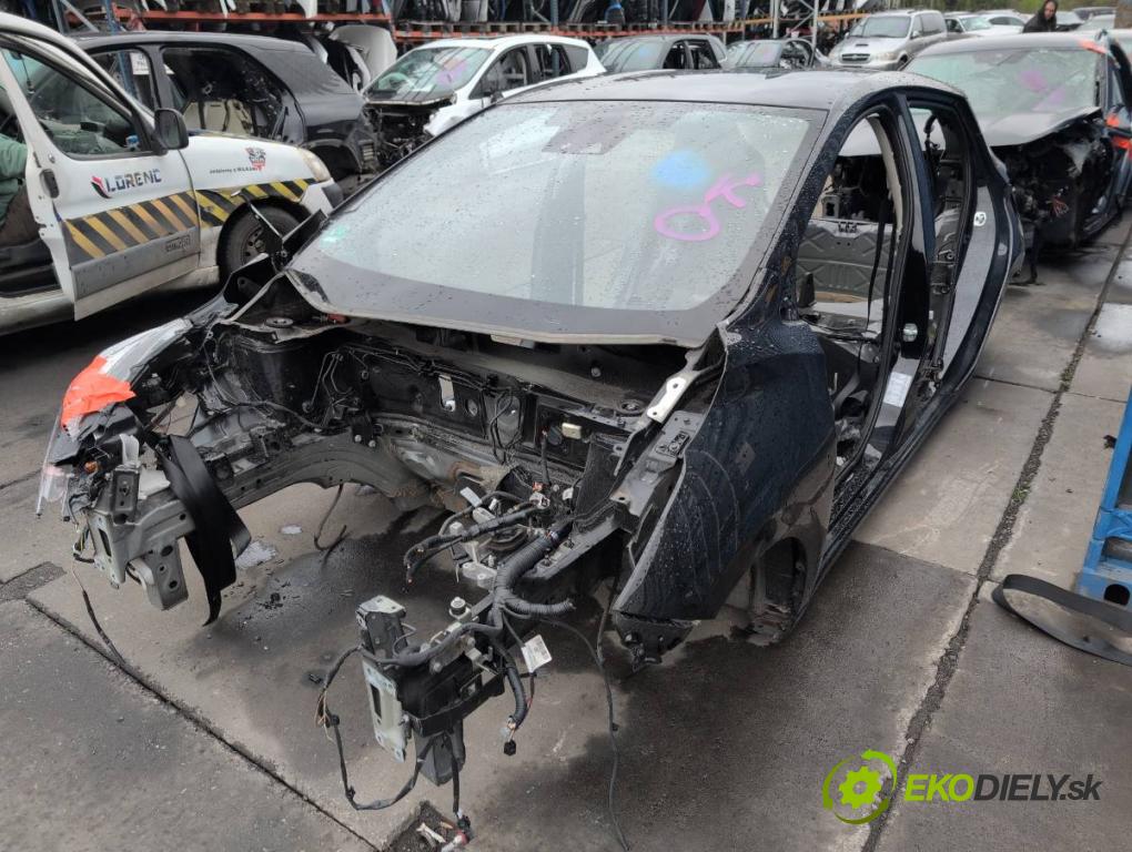 NISSAN MICRA K14 liftback 2020 74 kW 1.0 IG-T 100 999 karoséria ČTVRŤÁK: Blatník prah strecha PODŁUŻNICA