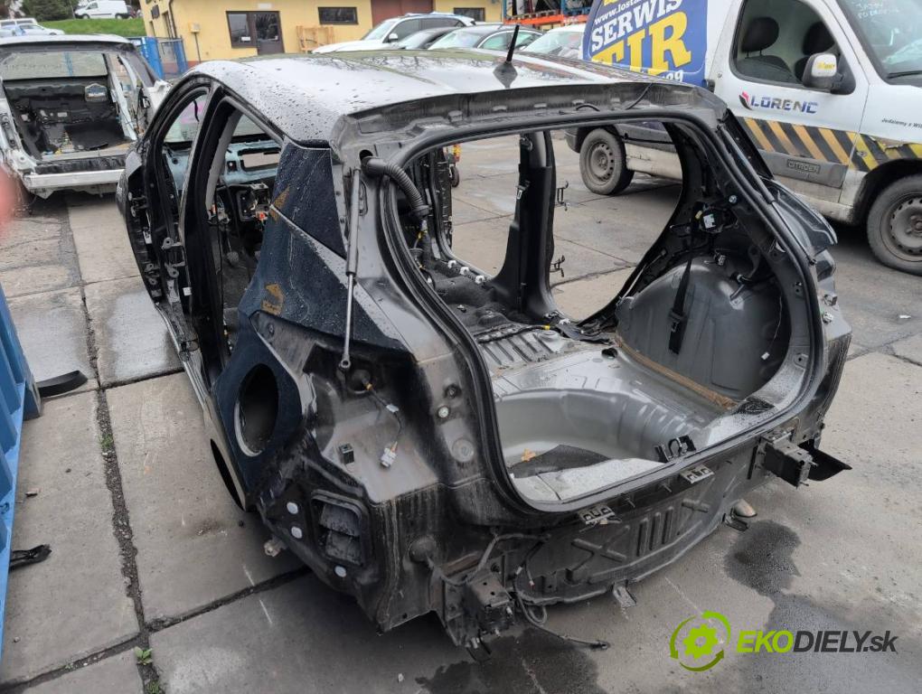 NISSAN MICRA K14 liftback 2020 74 kW 1.0 IG-T 100 999 karoséria ČTVRŤÁK: Blatník prah strecha PODŁUŻNICA