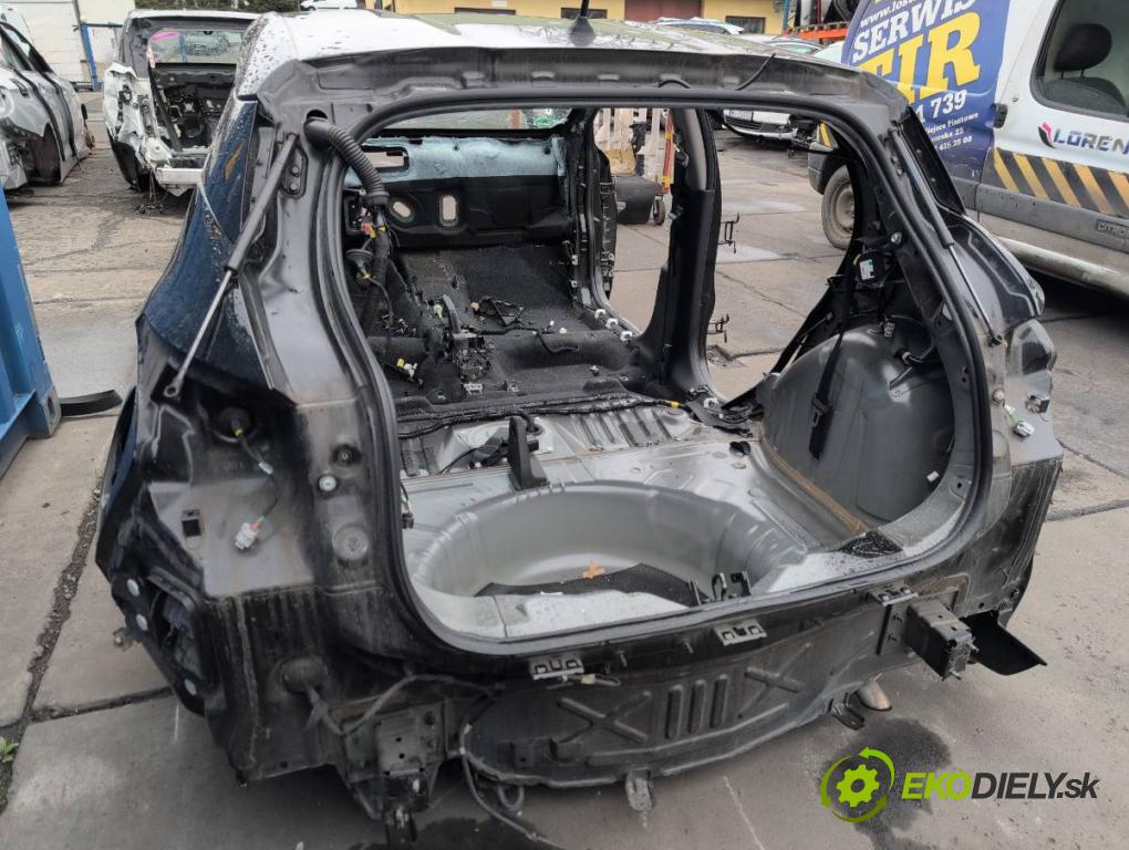 NISSAN MICRA K14 liftback 2020 74 kW 1.0 IG-T 100 999 karoséria ČTVRŤÁK: Blatník prah strecha PODŁUŻNICA