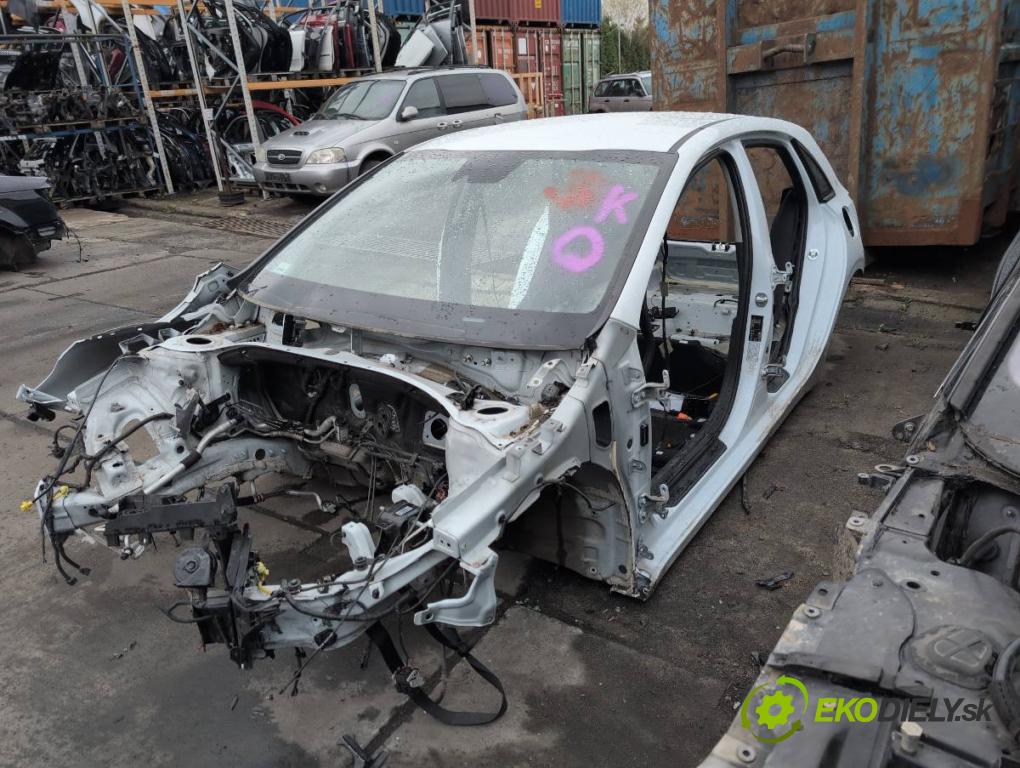 KIA CEED liftback 2022 88 kW 1.0 T-GDI 998 karoséria ČTVRŤÁK: Blatník prah strecha PODŁUŻNICA