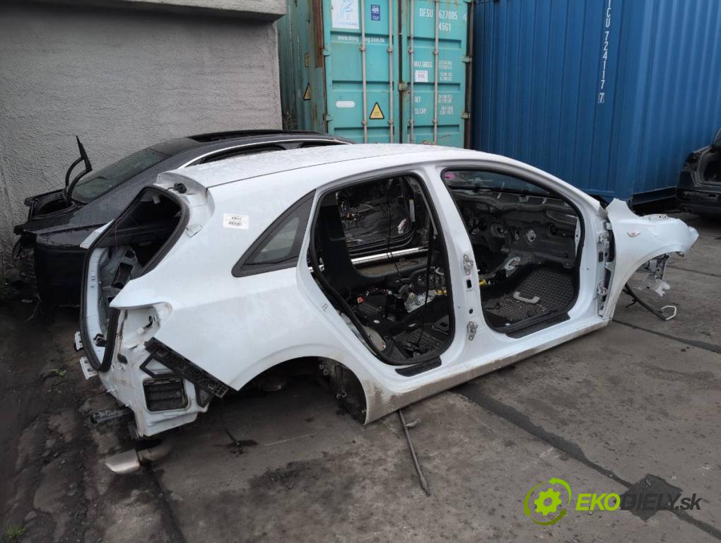 KIA CEED liftback 2022 88 kW 1.0 T-GDI 998 karoséria ČTVRŤÁK: Blatník prah strecha PODŁUŻNICA